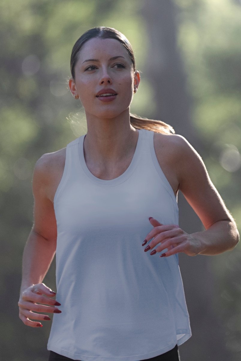 No Timid Souls Women's FLOWDRY Tempo Racerback Tank Vapour Grey - Run Vault
