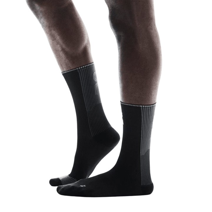 On Running - Performance Run Sock High - Run Vault