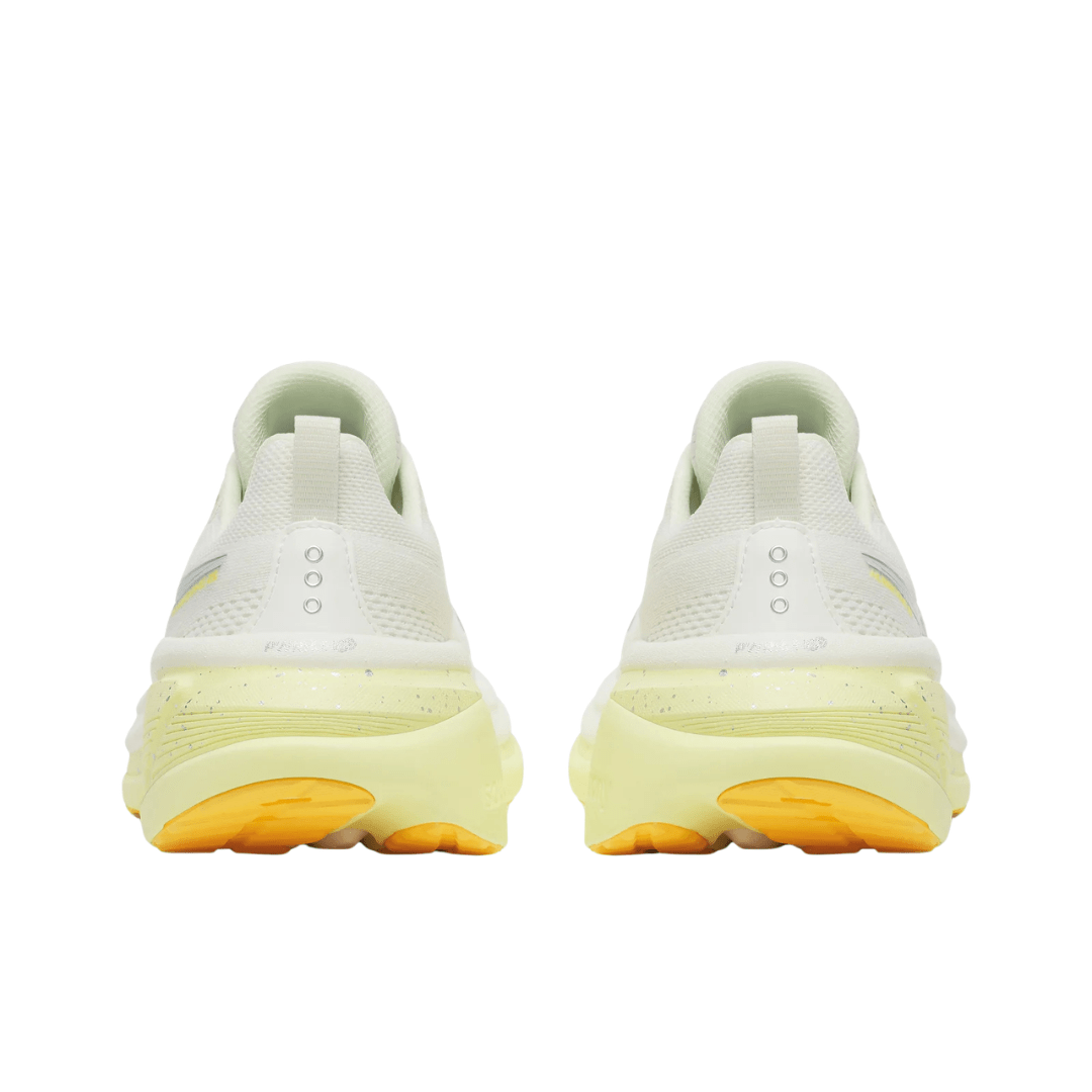 Saucony Hurricane 25 Women's - Run Vault